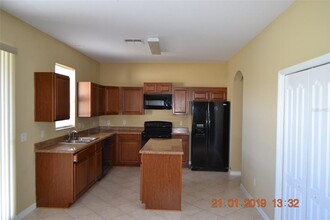 11207 Madison Park Dr in Tampa, FL - Building Photo - Building Photo