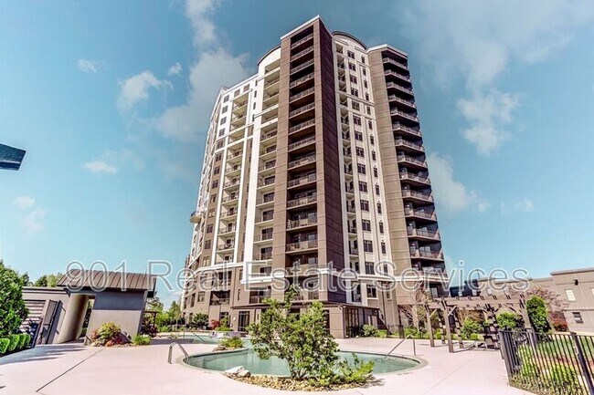 property at 717 Riverside Dr