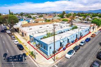 2727 E 4th St in Los Angeles, CA - Building Photo - Primary Photo