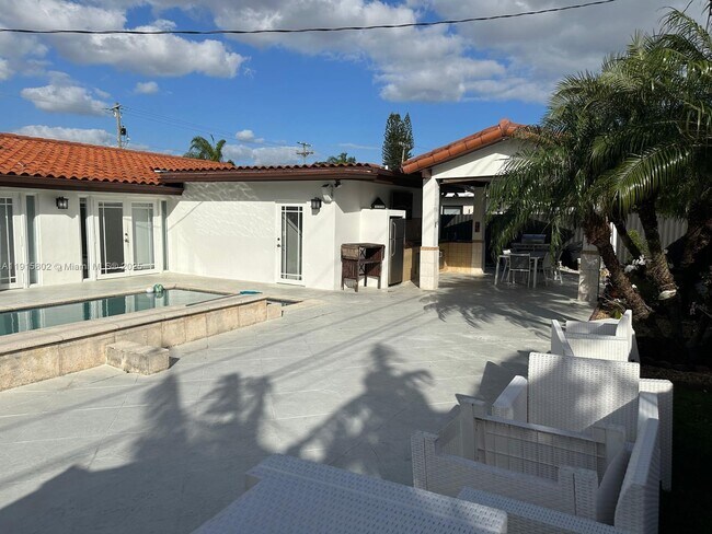 7780 SW 28th St in Miami, FL - Building Photo - Building Photo