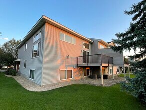 15115 Cimarron Ct in Rosemount, MN - Foto de edificio - Building Photo