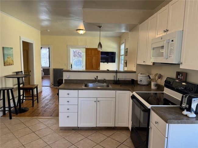 property at 9 Ann St