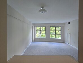 931 Massachusetts Ave in Cambridge, MA - Building Photo - Building Photo