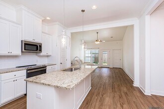 8120 Stonelake Cir Ave E in Baton Rouge, LA - Building Photo - Building Photo