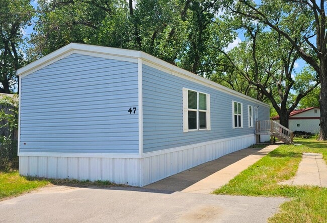 property at 2201 S Anna St