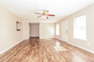 7308 Meadowwood Ct in Fairview, TN - Foto de edificio - Building Photo
