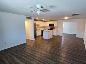 3801 E Captain Dreyfus Ave in Phoenix, AZ - Building Photo - Building Photo