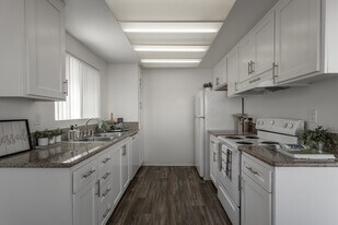 Arbor Park Apartments in Upland, CA - Building Photo