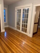 4 Douglas Ave in Somerville, MA - Foto de edificio - Building Photo
