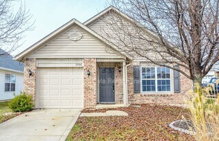 1994 Falcon Ct in Franklin, IN - Building Photo