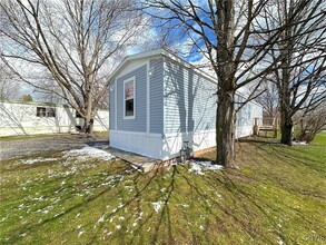 Lot #215 : 8120 Seneca Turnpike Unit in Clinton, NY - Building Photo - Building Photo