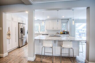 55 Oxford Rue in Baie-d'Urfé, QC - Building Photo - Building Photo