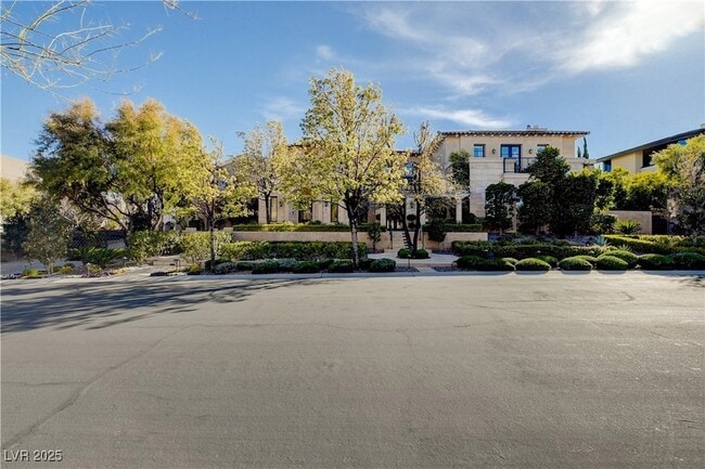 property at 11 Sable Ridge Ct