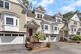 10 Murray Ave in Burlington, MA - Building Photo - Building Photo