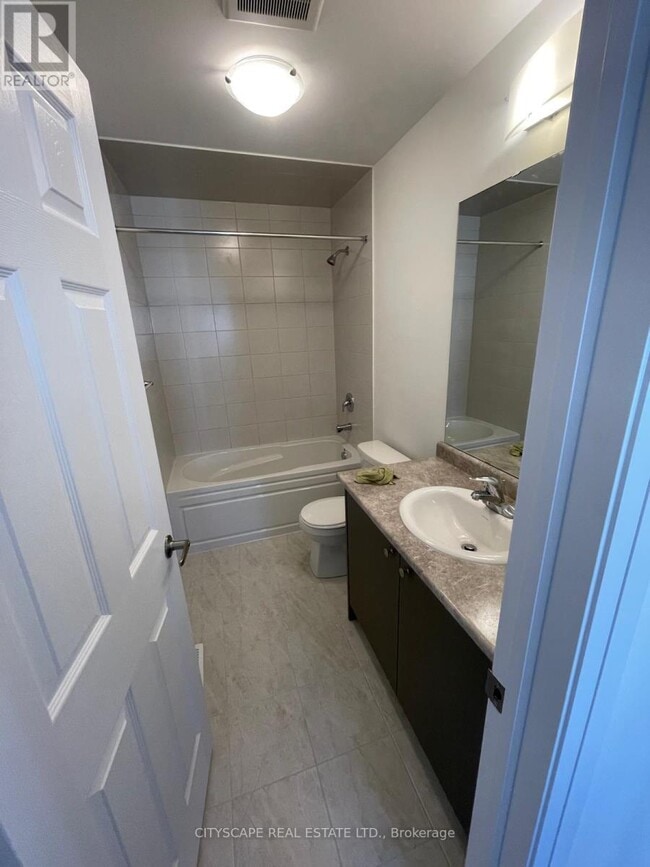 128 Varsity Dr in Welland, ON - Building Photo - Building Photo