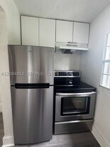 1121 NW 40th St in Miami, FL - Building Photo