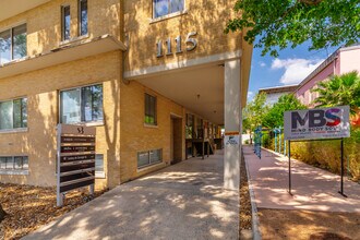 St. Benedict's Lofts in San Antonio, TX - Foto de edificio - Building Photo
