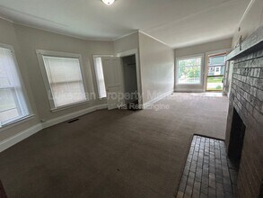 802-806 W Cedar St in Kalamazoo, MI - Building Photo - Building Photo