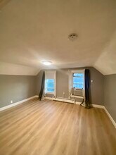 51 Beacon St, Unit 3 in Somerville, MA - Foto de edificio - Building Photo