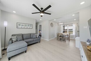 2819 S Pine St in San Antonio, TX - Building Photo