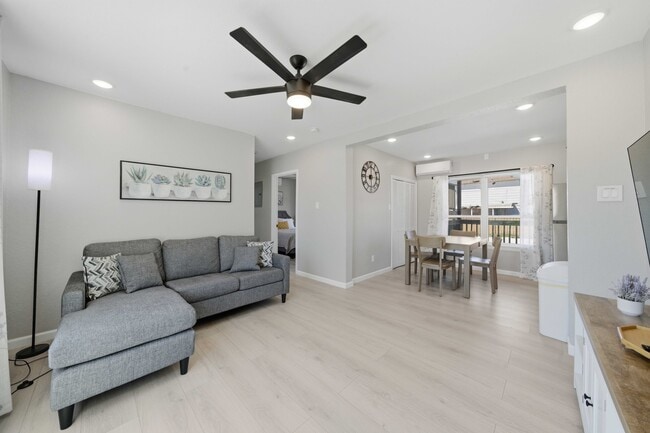 property at 2819 S Pine St