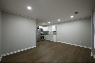 195 E Charles St in Batesville, AR - Foto de edificio - Building Photo