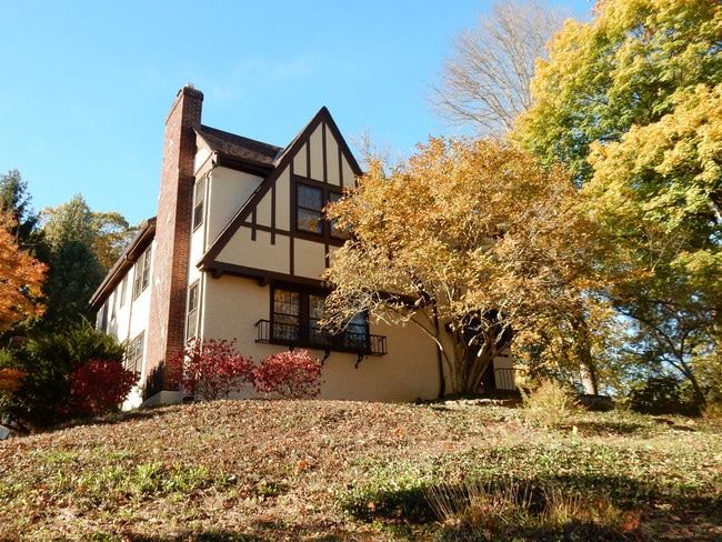 4445 Erie Ave, Unit 2
