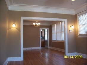 4300 S Johnson St, Unit Upstairs Apartment in New Orleans, LA - Foto de edificio - Building Photo