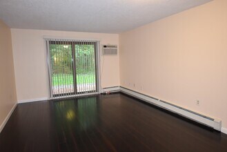 12-12 Strawberry Bank Rd in Nashua, NH - Building Photo - Building Photo