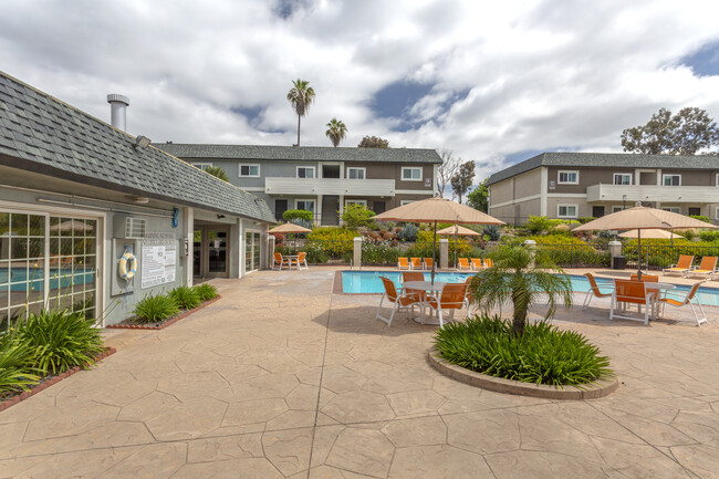 Serena Vista Apartment Homes in La Mesa, CA - Foto de edificio - Other