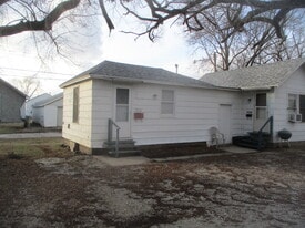 1517 Pine St in Ottawa, IL - Building Photo
