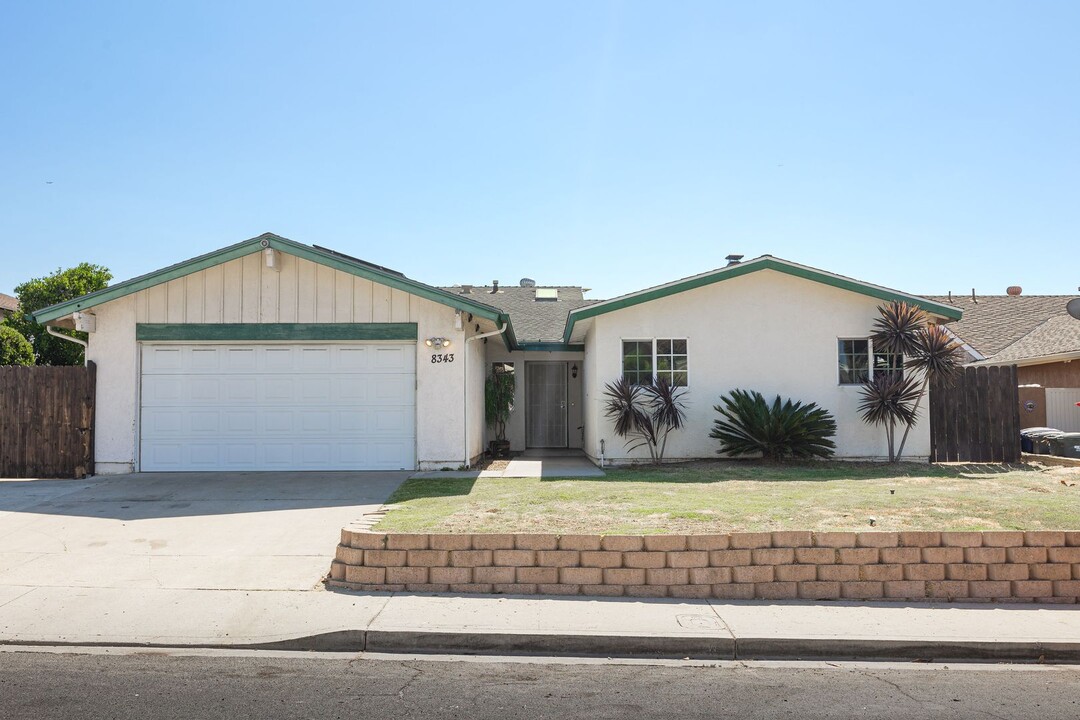 8343 Elkhorn St in Lemon Grove, CA - Building Photo