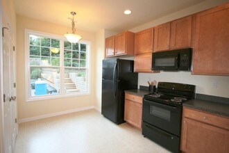 2456 N Berkshire Rd in Charlottesville, VA - Building Photo - Building Photo