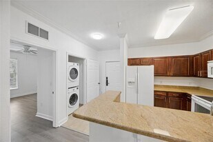 8020 Tuscany Way in Davenport, FL - Building Photo