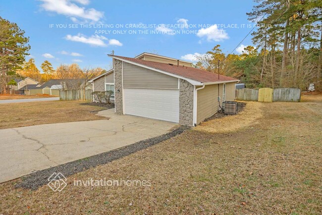 100 Squirrel Way in College Park, GA - Building Photo - Building Photo
