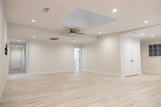 3619 S Braeswood Blvd in Houston, TX - Building Photo - Building Photo