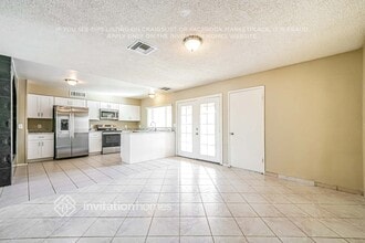 3105 N 59th Ave, Unit 56G in Phoenix, AZ - Foto de edificio - Building Photo