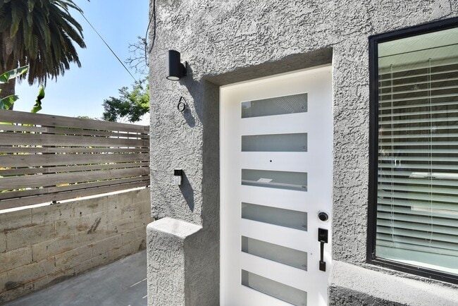 2119 Elsinore St in Los Angeles, CA - Building Photo - Building Photo