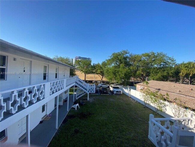 1730 Madison St in Hollywood, FL - Building Photo - Building Photo