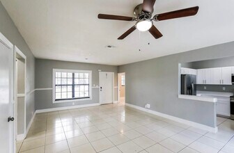 15321 NW 60th Ave in Hialeah, FL - Building Photo - Building Photo