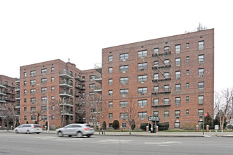 149-45 Northern Blvd in Flushing, NY - Building Photo - Building Photo