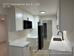 10737 Greenwood Ave N in Seattle, WA - Building Photo - Building Photo