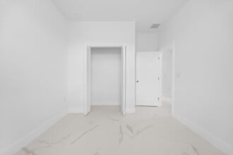 1136 Ichabod Ave, Unit 1 in Lehigh Acres, FL - Building Photo - Building Photo