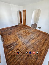 657 Sherman Ave in Waterloo, IA - Foto de edificio - Building Photo