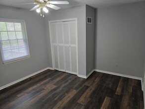 7711 NW 79th Pl in Kansas City, MO - Building Photo - Building Photo