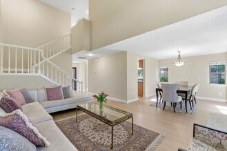 121 Haslemere Ct in Lafayette, CA - Building Photo - Building Photo