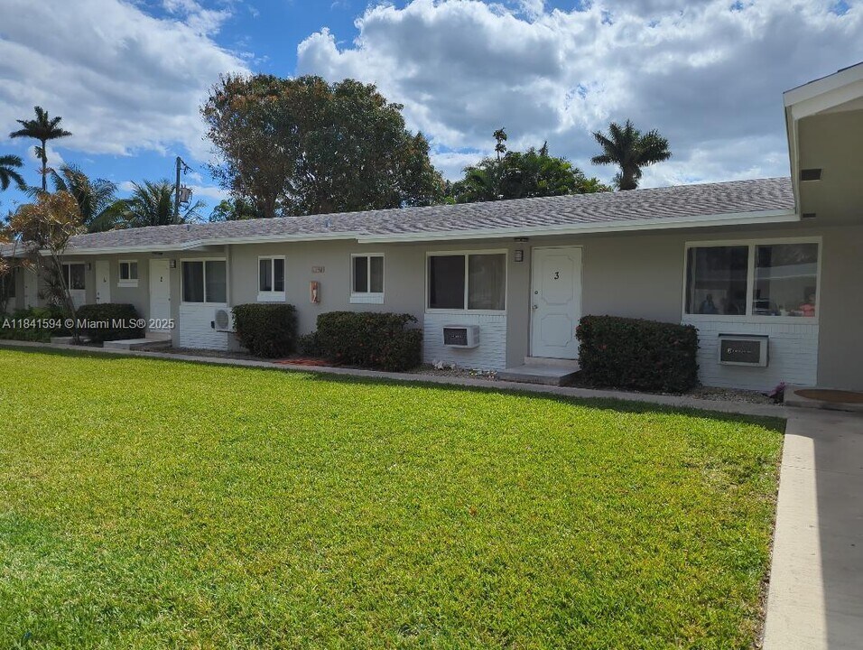 1546 Arthur St in Hollywood, FL - Building Photo