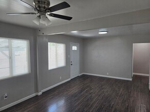 442 E Arrow Hwy in Upland, CA - Building Photo - Building Photo