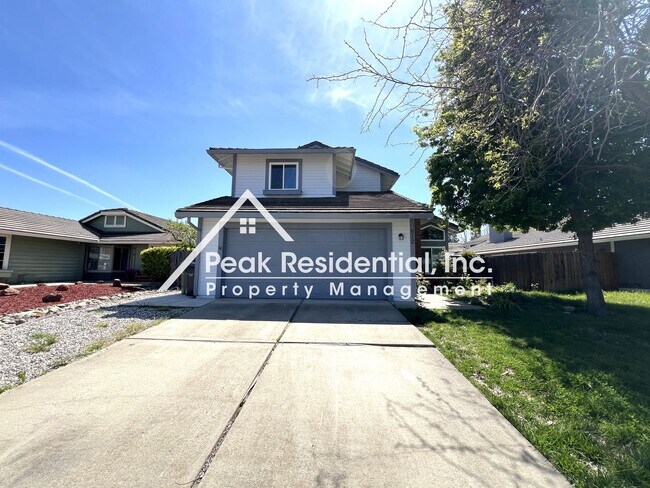 912 Vintage Oak Ave in Galt, CA - Building Photo - Building Photo