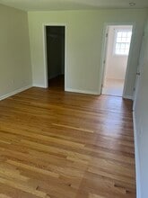 802 Evergreen Ave in Hamden, CT - Foto de edificio - Building Photo